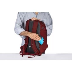 Osprey Apogee -Outdoor Camping Shop apogee f19 detail1 rivetred 44547.1626822822