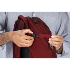 Osprey Apogee -Outdoor Camping Shop apogee f19 detail2 rivetred 59727.1626822826