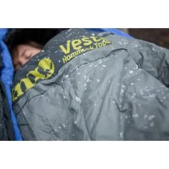 ENO Vesta TopQuilt -Outdoor Camping Shop eno vesta top quilt lifestyle 11 12105.1626823757