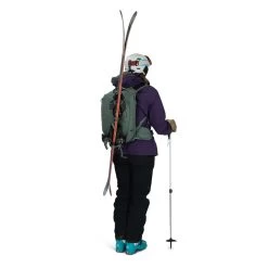 Osprey Kresta 20 - Women's 16 Osprey Kresta 20 - Women's -Outdoor Camping Shop kresta20f21 f21 onbody2 pineleafgreen rsz 36821.1642115471